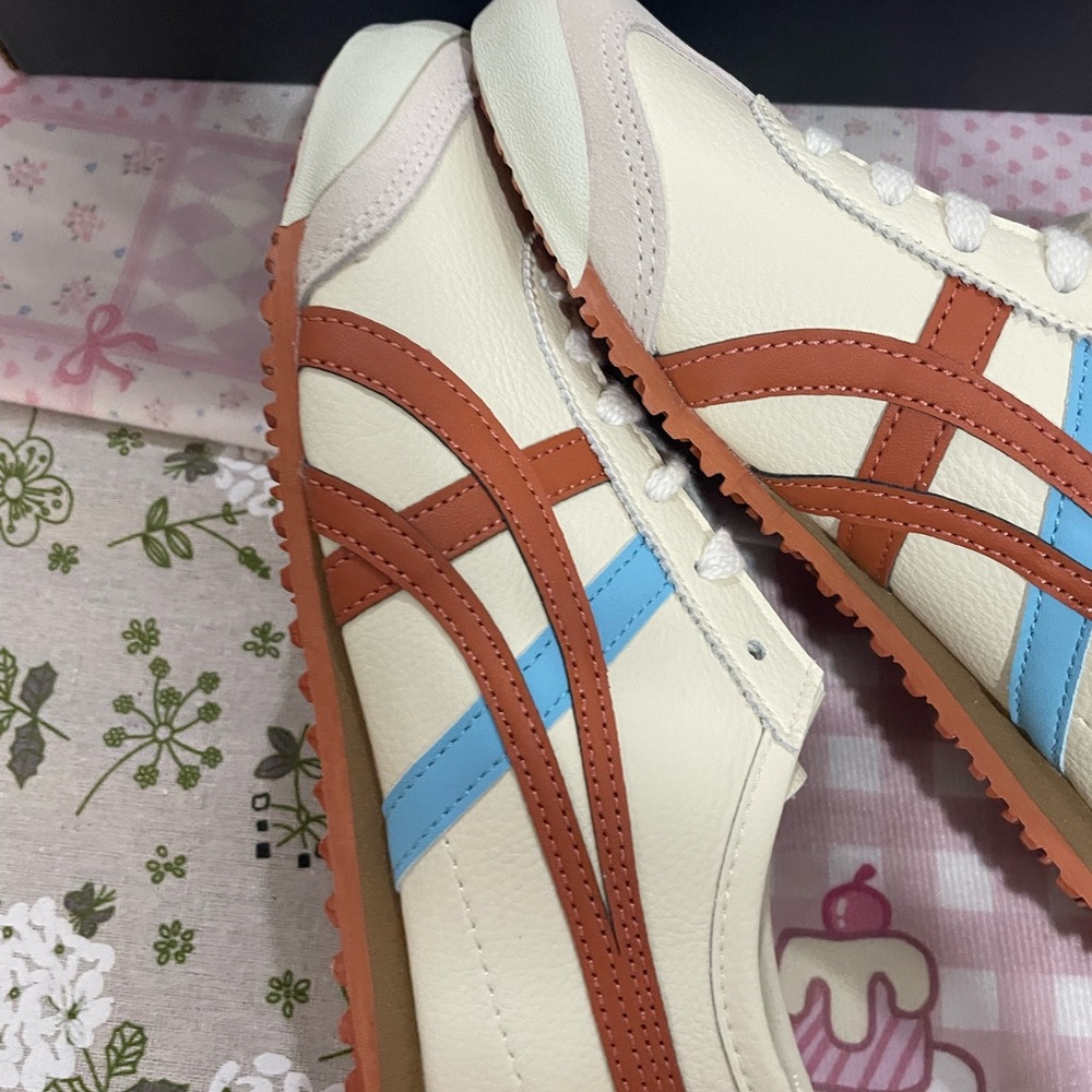 Onitsuka Tiger Cream Sneakers with Rust & Light Blue Stripes - Picture 4 of 9